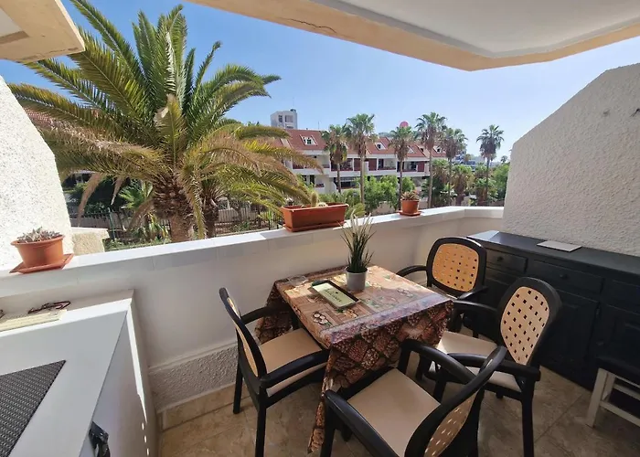 Fresh In Americas, Pe210 Next To The Arona