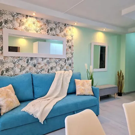 Fresh In Americas, Pe210 Next To The