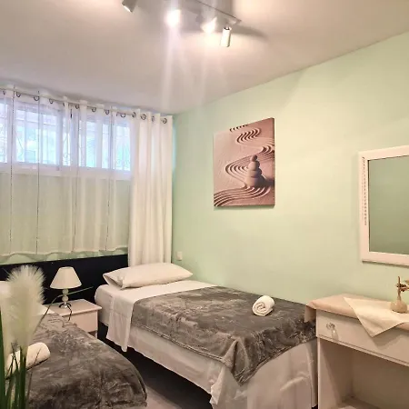 Lägenhet Fresh In Americas, Pe210 Next To The *